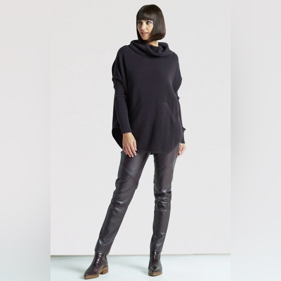 PLANET by Lauren G. Waffle Cowl poncho style sweater in a waffle knit. XL - Picture 11 of 11